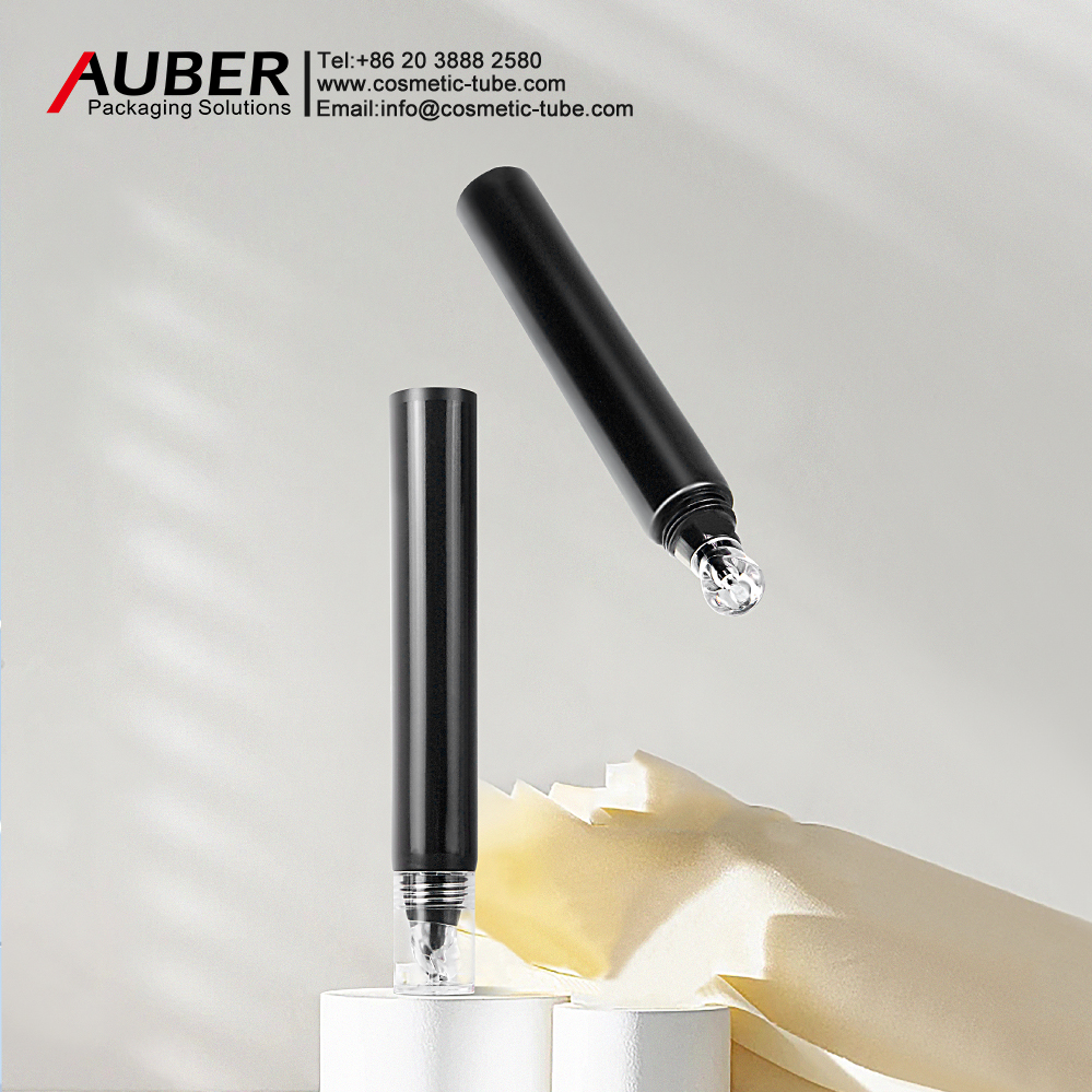 High end D19mm lip gloss in a tube